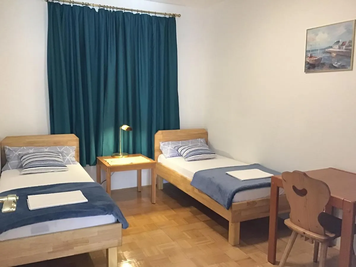 Apartmani Misic Zdrelac 0*,  Croatia